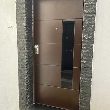 Leonard'S Apartment Дуррес Экстерьер фото