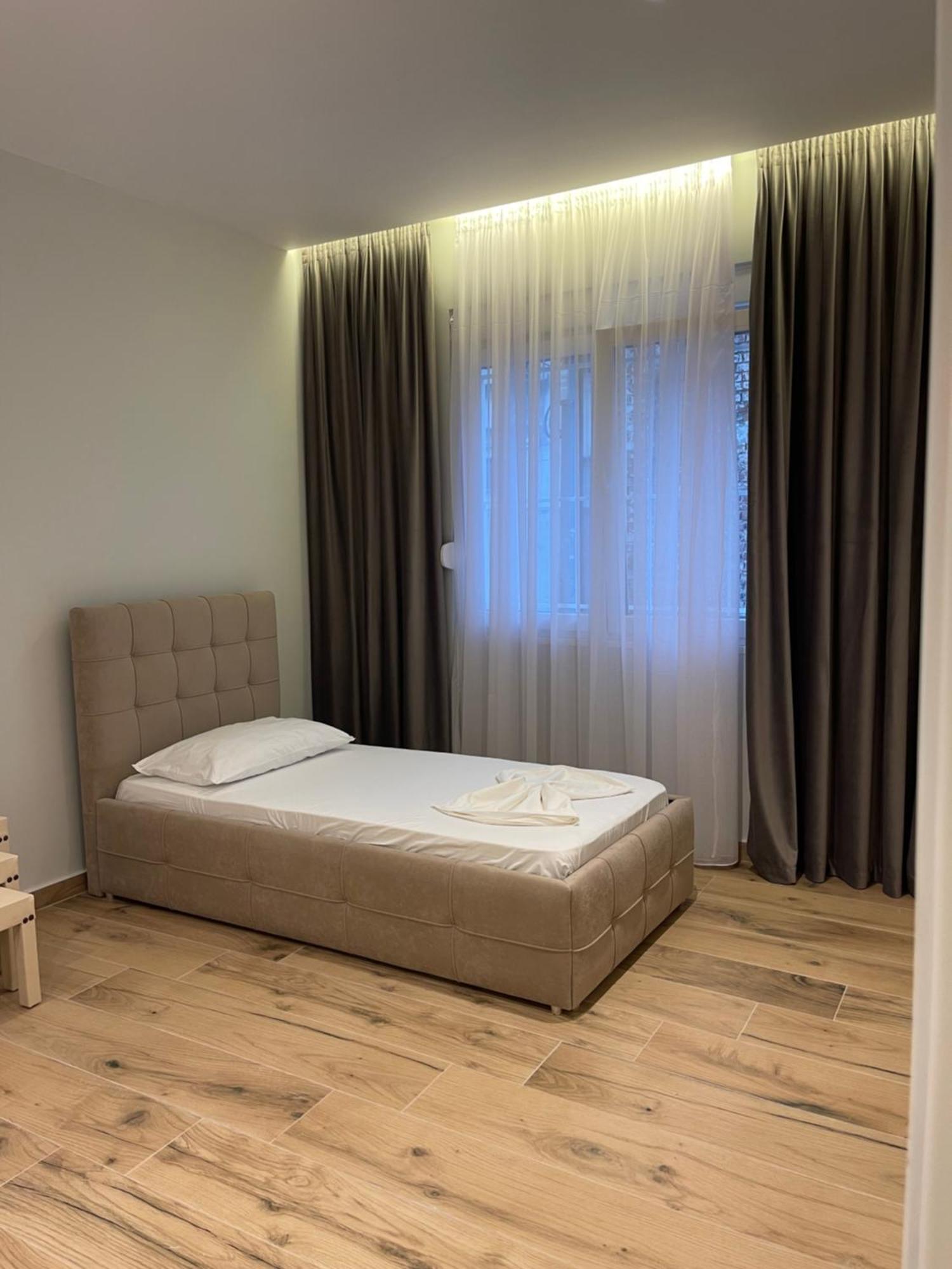 Leonard'S Apartment Дуррес Экстерьер фото